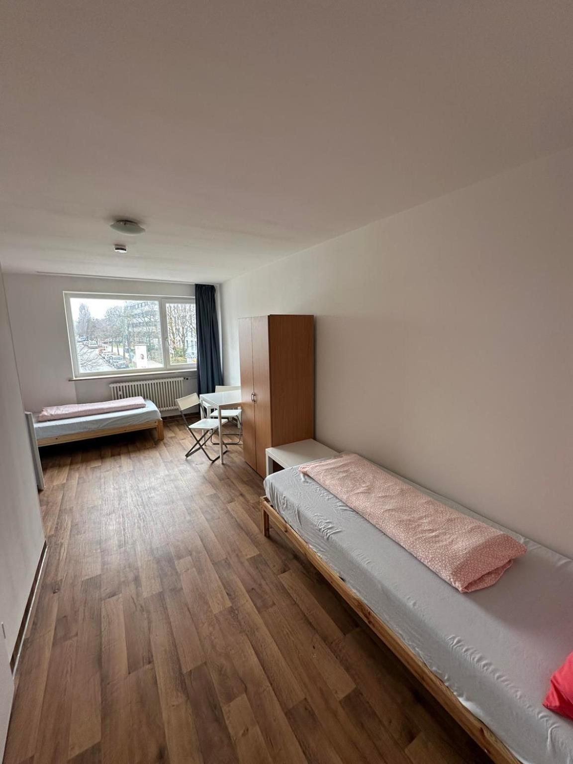 Budget Olympia Park Apartmenthostel 53 *