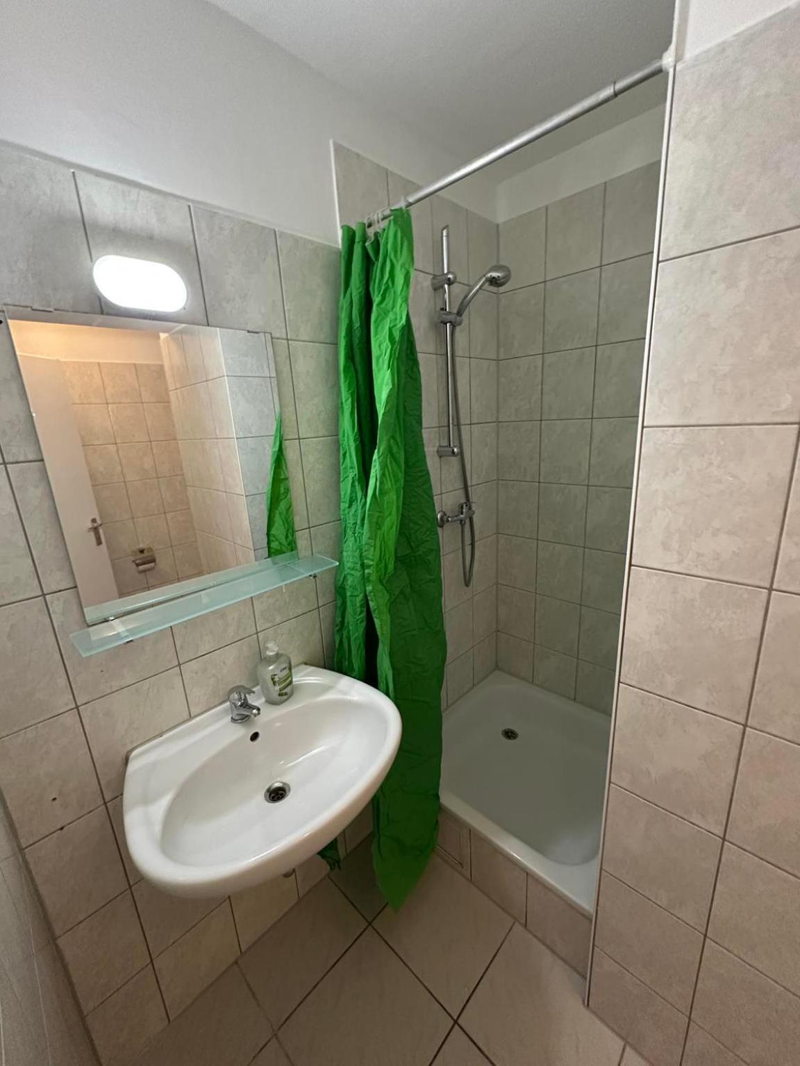 Budget Olympia Park Apartmenthostel 53 *