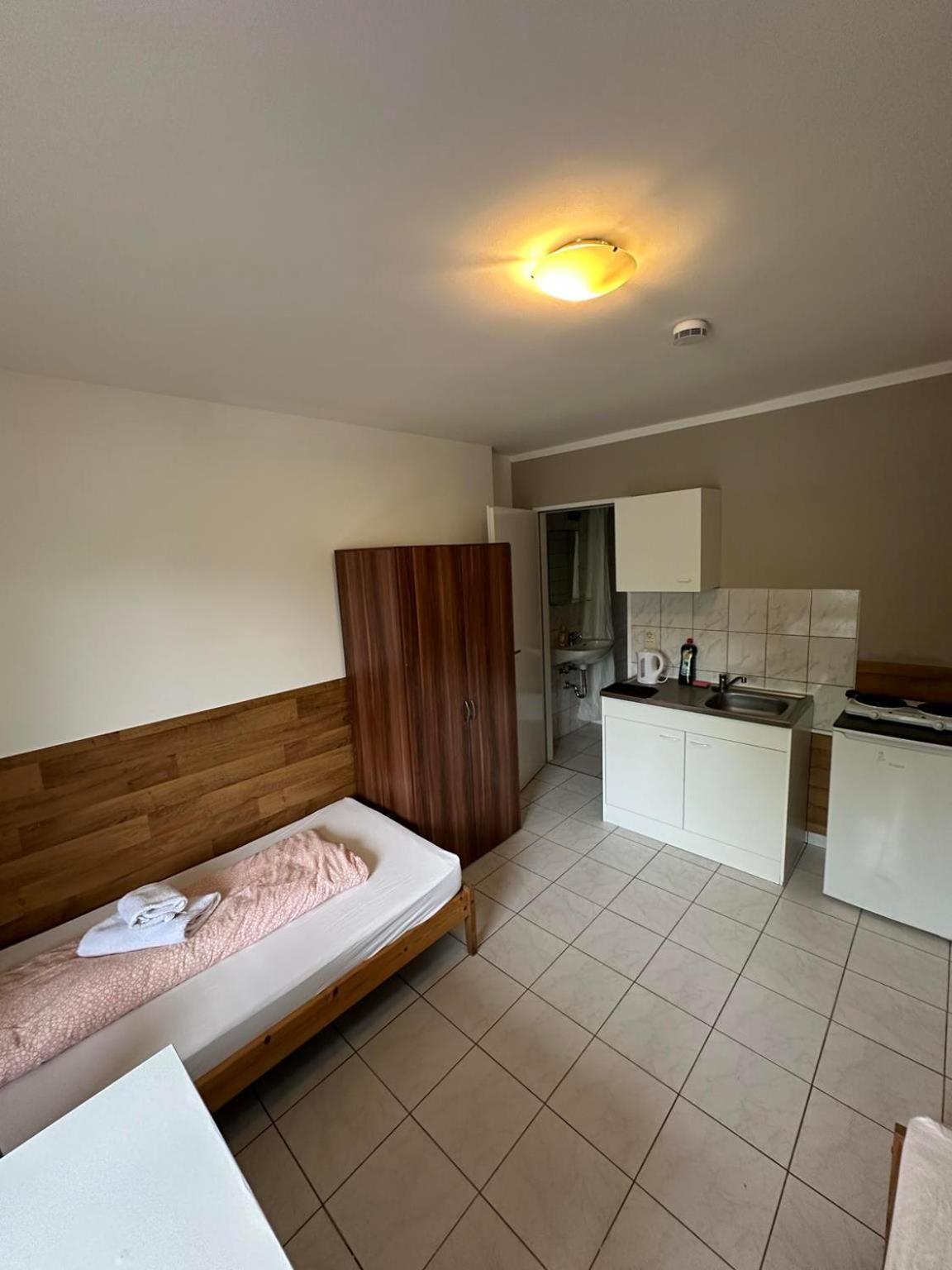 Budget Olympia Park Apartmenthostel 53 *